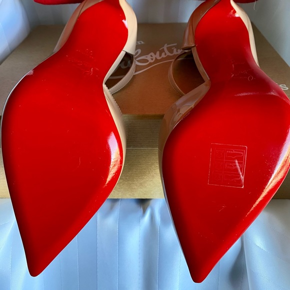 Christian Louboutin - Picture 6 of 8